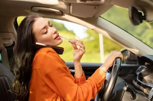 Distracted driving accidents explained by The Super Lawyer, covering car, motorcycle, and truck crashes in personal injury claims.